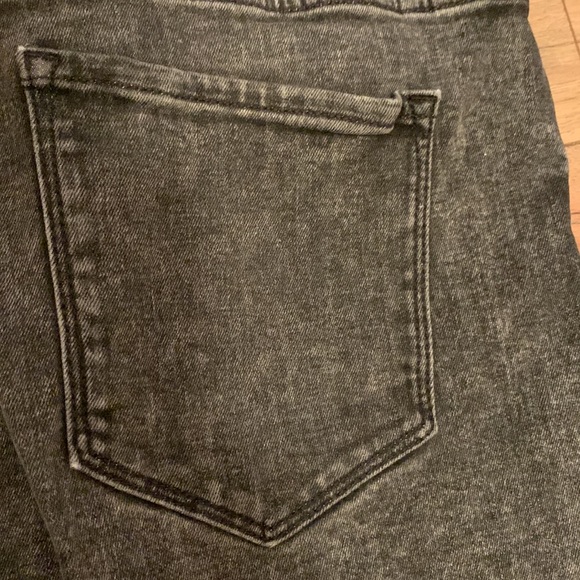 Old Navy black wash skinny jeans 12 - Picture 2 of 10